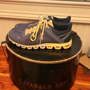 On Cloud 7.5 women's shoe